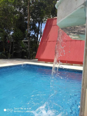 Chale privativo com piscina e churrasqueira